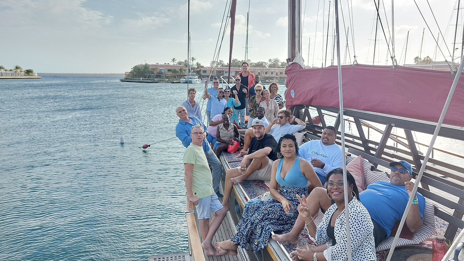 It Rains Fishes Bonaire Restaurant Hotspot Dive Duiken